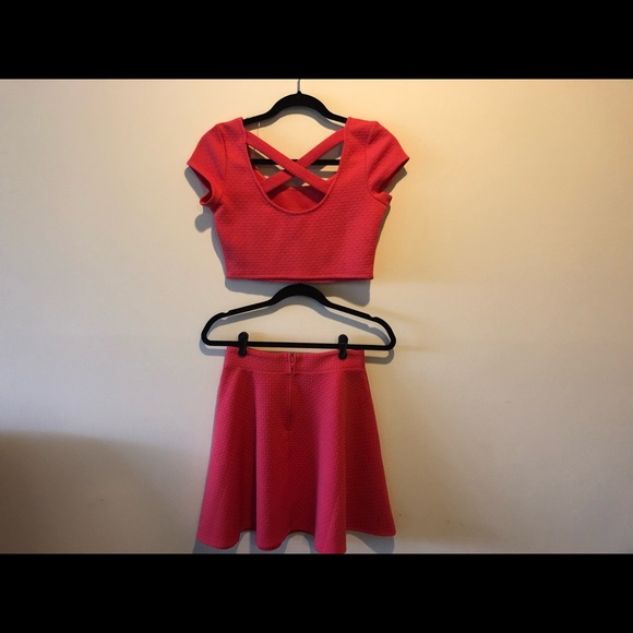 Trixxi Crop top and Skirt set - Picture 4 of 8